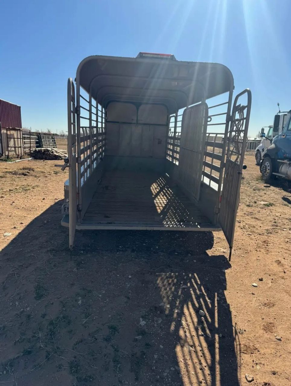 2017 16’ x 6’ gooseneck stock trailer 2017 16’ x 6’ gooseneck stock trailer