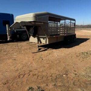2017 16’ x 6’ gooseneck stock trailer